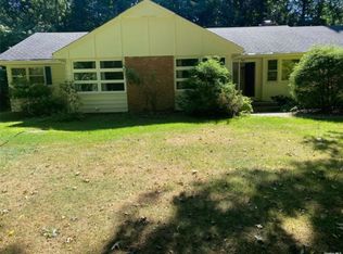 12 Farm Rd, Saint James, NY 11780