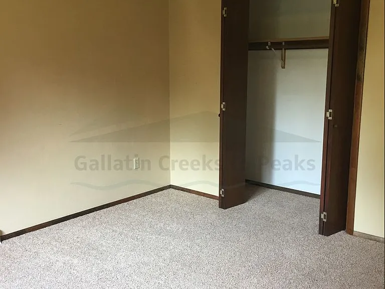 410 Henderson St — Photo 12