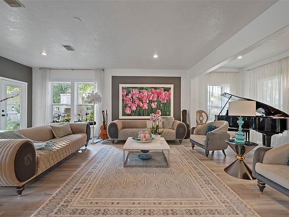 4th image of 3122 N Saddlebrook Ln