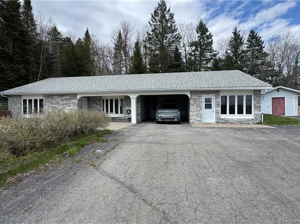 748 Canada Rd, Edmundston, NB E3V 1W4