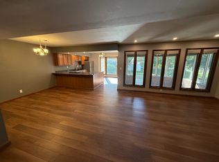 1225 Chancellor Dr, Edwardsville, IL
