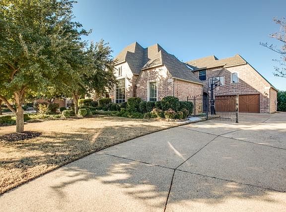 2nd image of 204 Stockton Dr