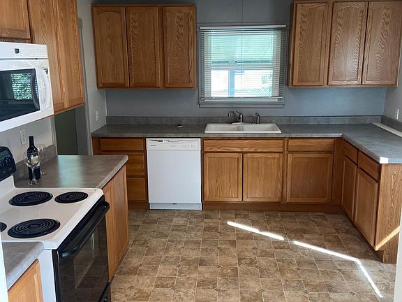 4th image of 1110 Ione Dr