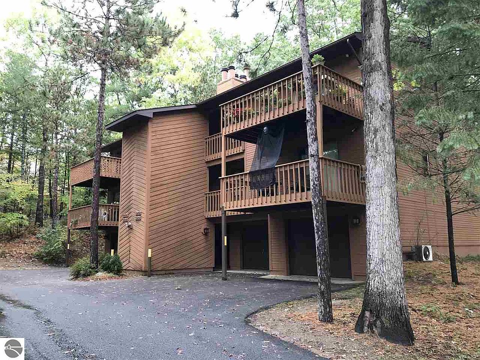 1st image of 3904 Sherwood Forest Dr