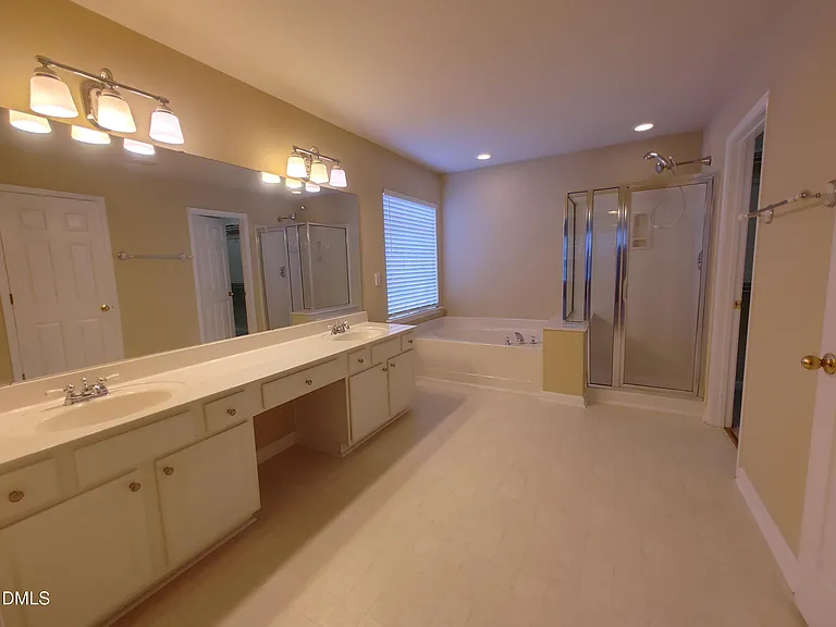 301 Millicent Way — Photo 22