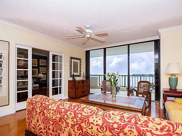 1581 Brickell Ave APT 305, Miami, FL 33129