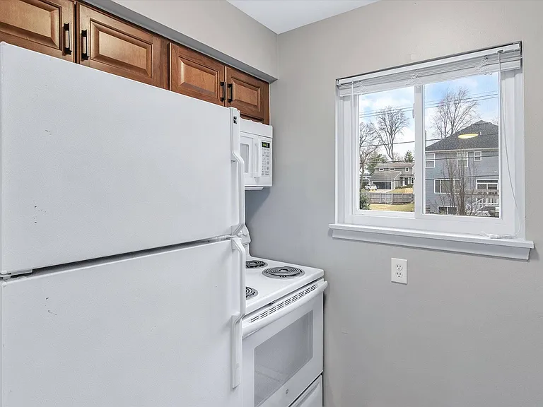 327 Lysander St — Photo 14