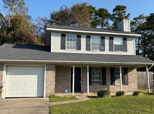 967 Birchfield Dr, Hinesville, GA 31313