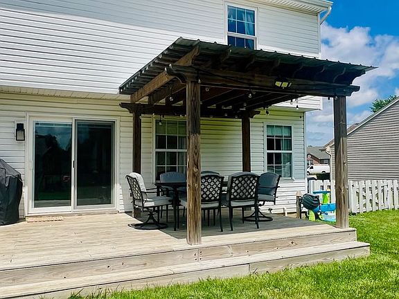 3rd image of 2737 Barnhill Ct