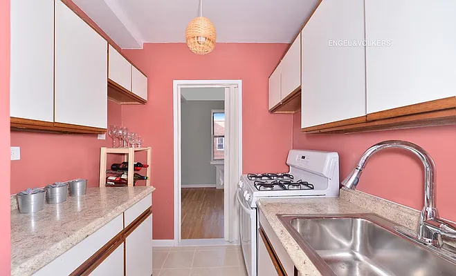 Sold by Engel & Völkers New York Real Estate | media 17