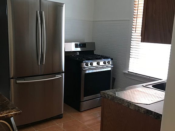 5th image of 1753 N Luna Ave