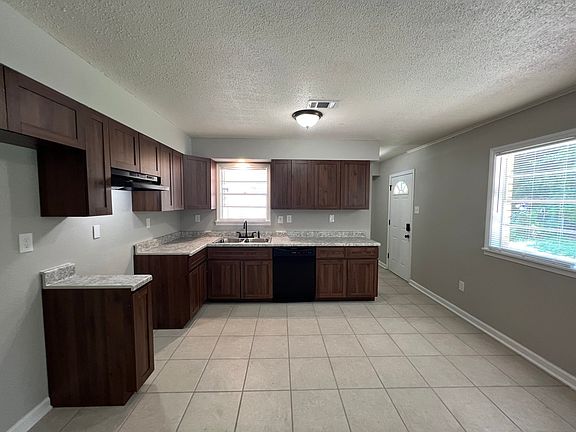 3rd image of 2778 McGregor Ave