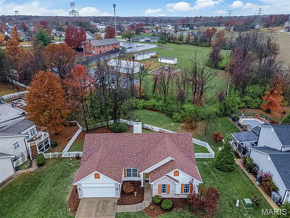 4th image of 119 Courtfield Dr