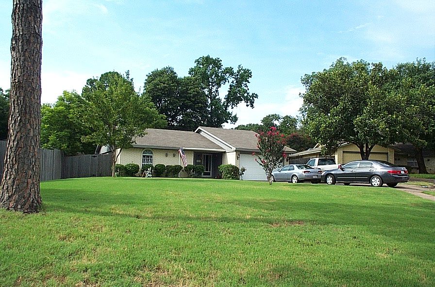 1st image of 407 Kensinger Ct
