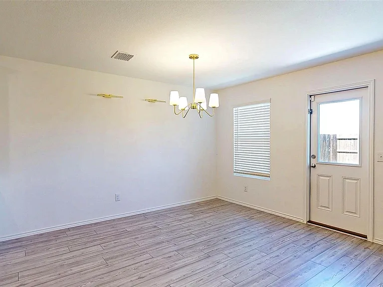 4536 Benham Dr — Photo 11
