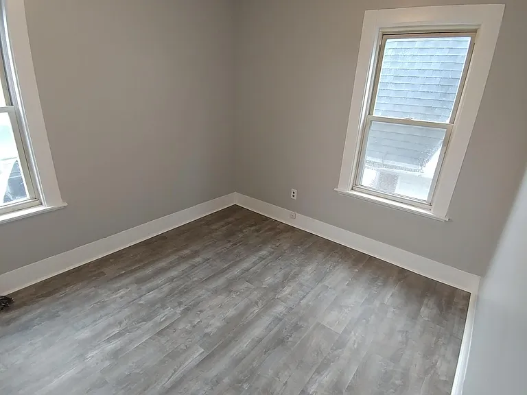 420 Maple St #4 — Photo 17