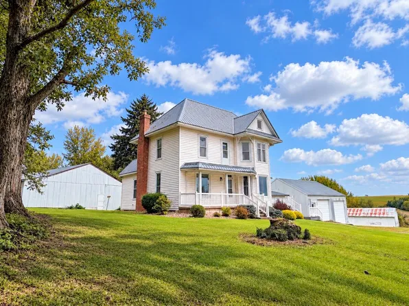 101 Truman St, Luana, IA 52156