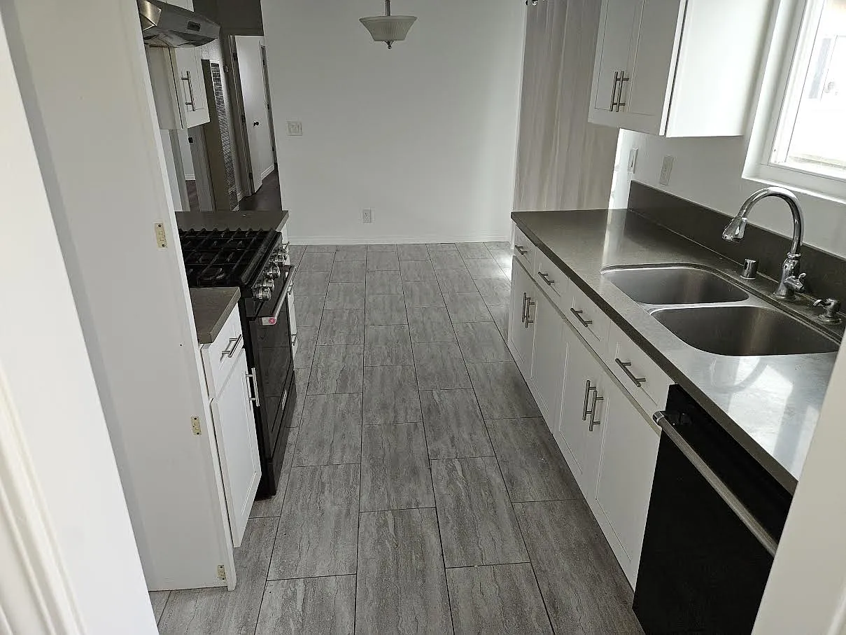 2 bed, 820 sqft, $2,000 — Photo 2