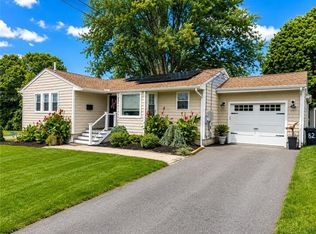 82 Kearns Ave, Tiverton, RI 02878