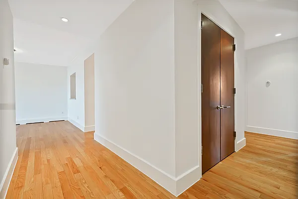 Sold by Daniel Gale Sotheby's International Realty | media 17