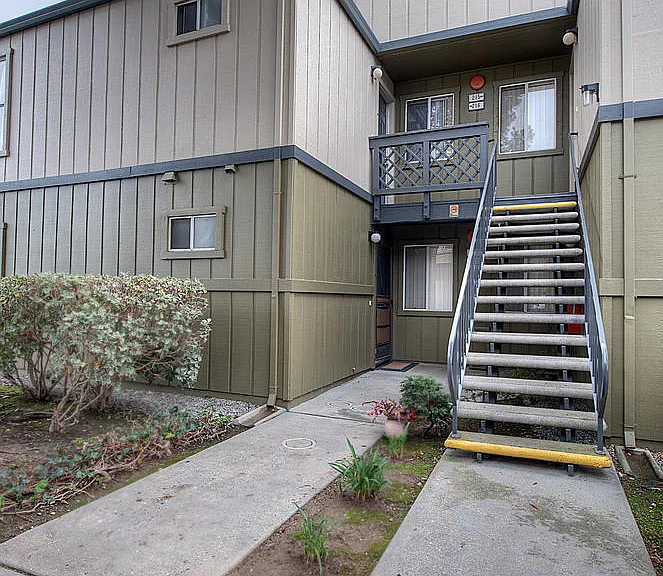 Regency Square Apartments — Photo 5