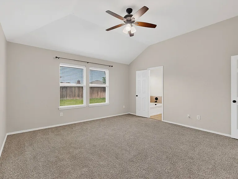 1037 Johnson City Ave — Photo 28