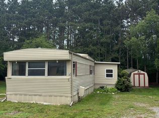 5383 Pine Dr, Croswell, MI 48422