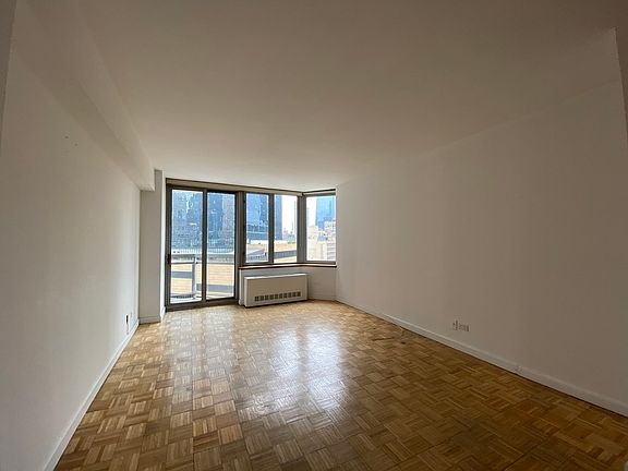 4th image of 500 W 43rd St #9DD