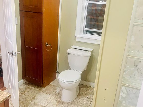 2nd image of 100 W Lincoln Ave APT 2
