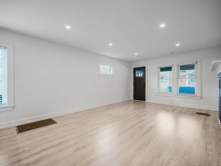 719 S 17th St — Photo 10