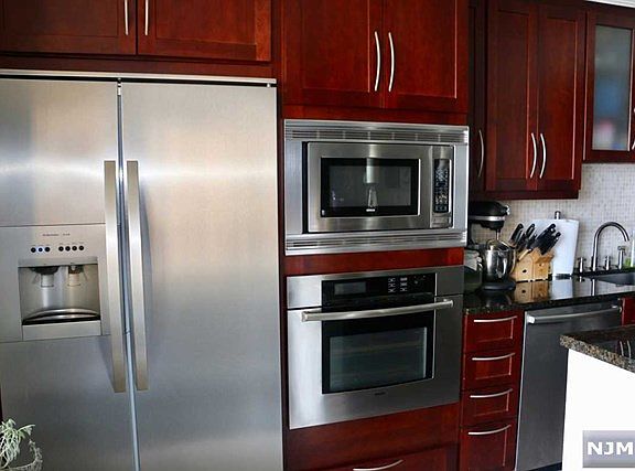 3rd image of 300 Winston Dr APT 1706