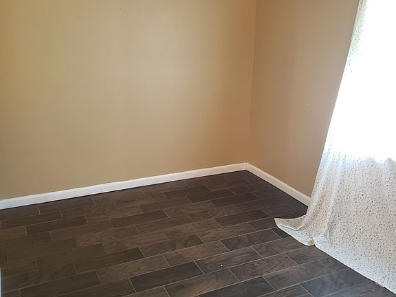 3rd image of 334 Wildwood Dr