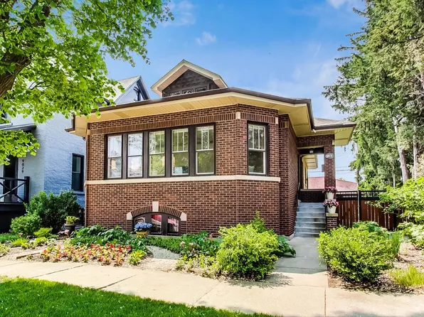 9031 Fairview Ave, Brookfield, IL 60513