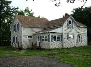 42 Champlain Ave, Ticonderoga, NY 12883