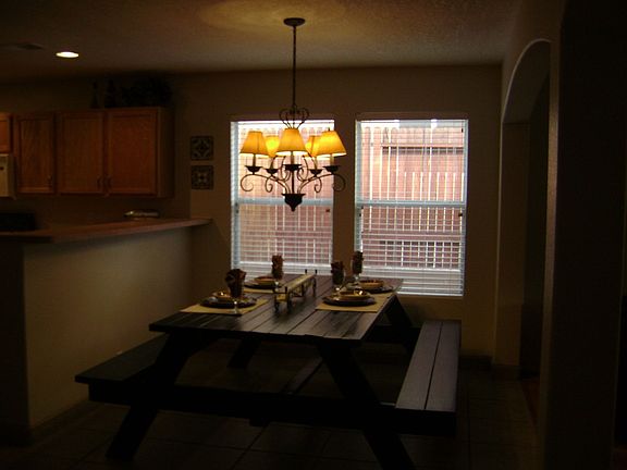 Large Eat-In-Kitchen
