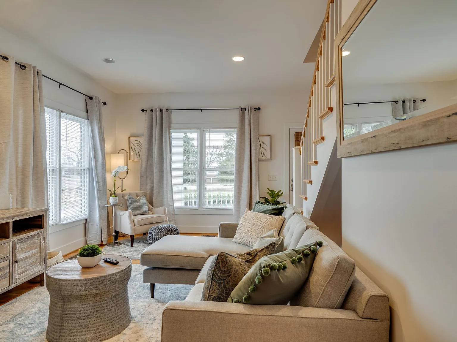 2 bed, 2.5 bath, 1280 sqft, $3,200 — Photo 4