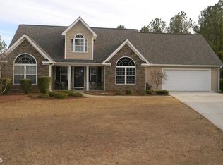 911 Callee Dr, Loganville, GA 30052