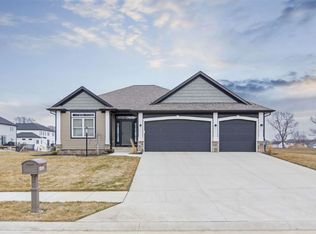 54562 Pierre Trails Dr, Osceola, IN 46561