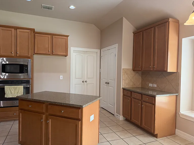 9638 Castlerock Trl — Photo 16