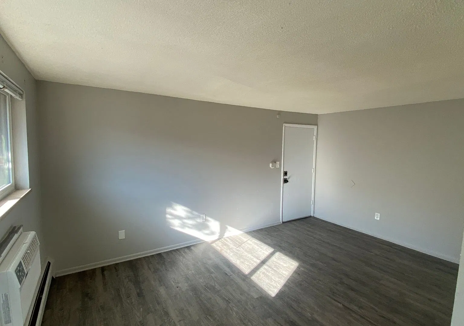 1 bed, 1 bath Apartment in Aurora! Move in Special! — Photo 4