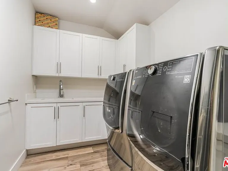 17520 Embassy Dr — Photo 33
