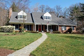 Tigani-built 5BR, 3BA Cape on 0.63 acres!