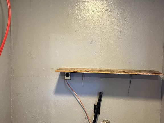 5th image of 203 E Walnut Ave