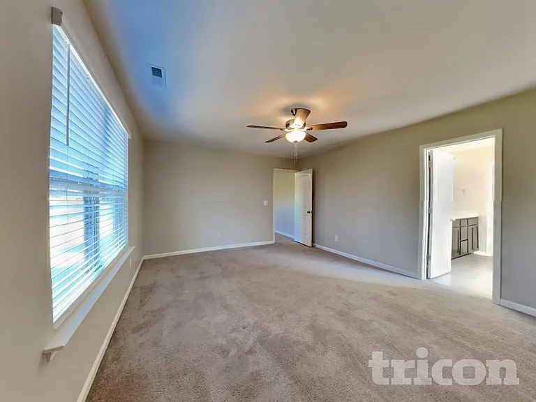 104 Yadkin St — Photo 6