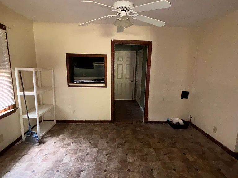 2616 E Logan St — Photo 6