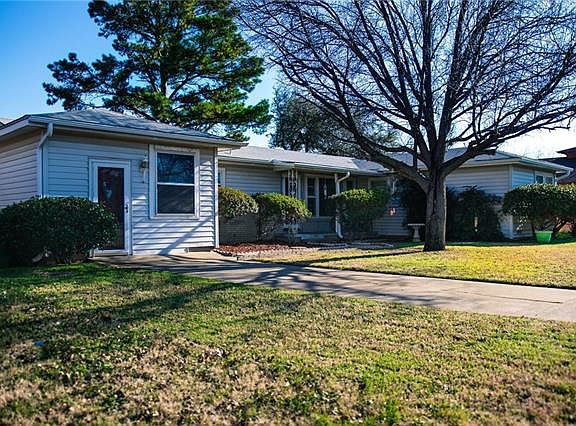 4th image of 1351 Hillcrest Dr