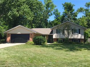 1585 Mapleton Dr, Dayton, OH 45459