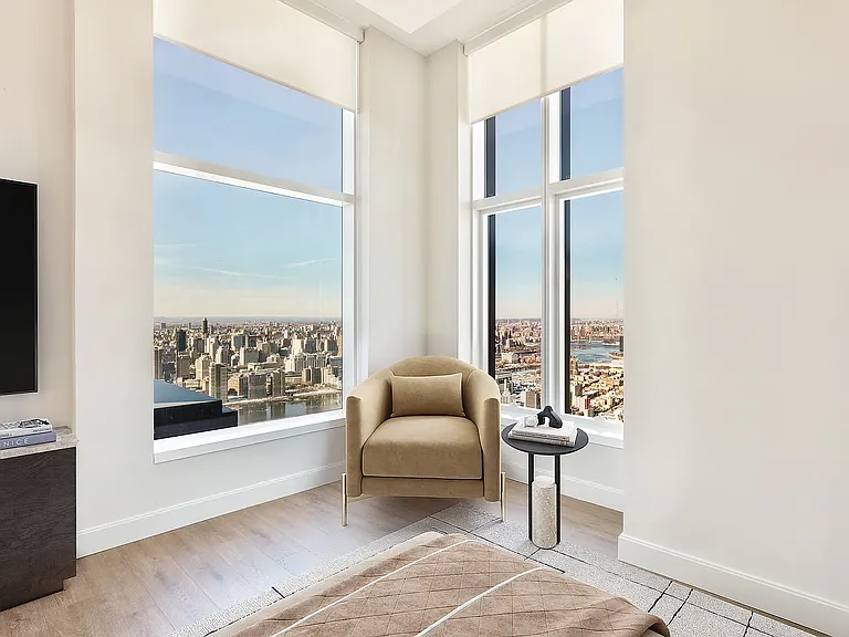 23-15 44th Dr #Penthouse 2D — Photo 7