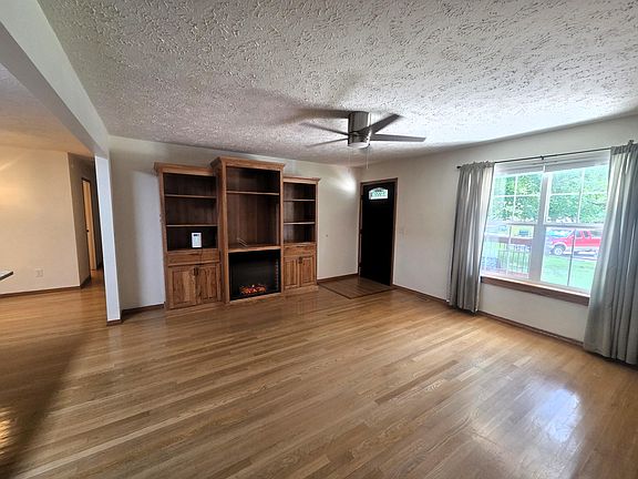 4th image of 1004 N 11th Avenue