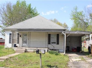 306 W 29th St, Higginsville, MO 64037
